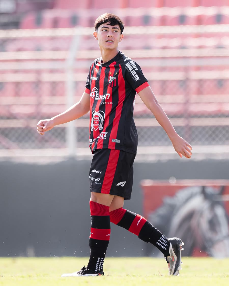Diego Sousa em campo com uniforme do Ituano